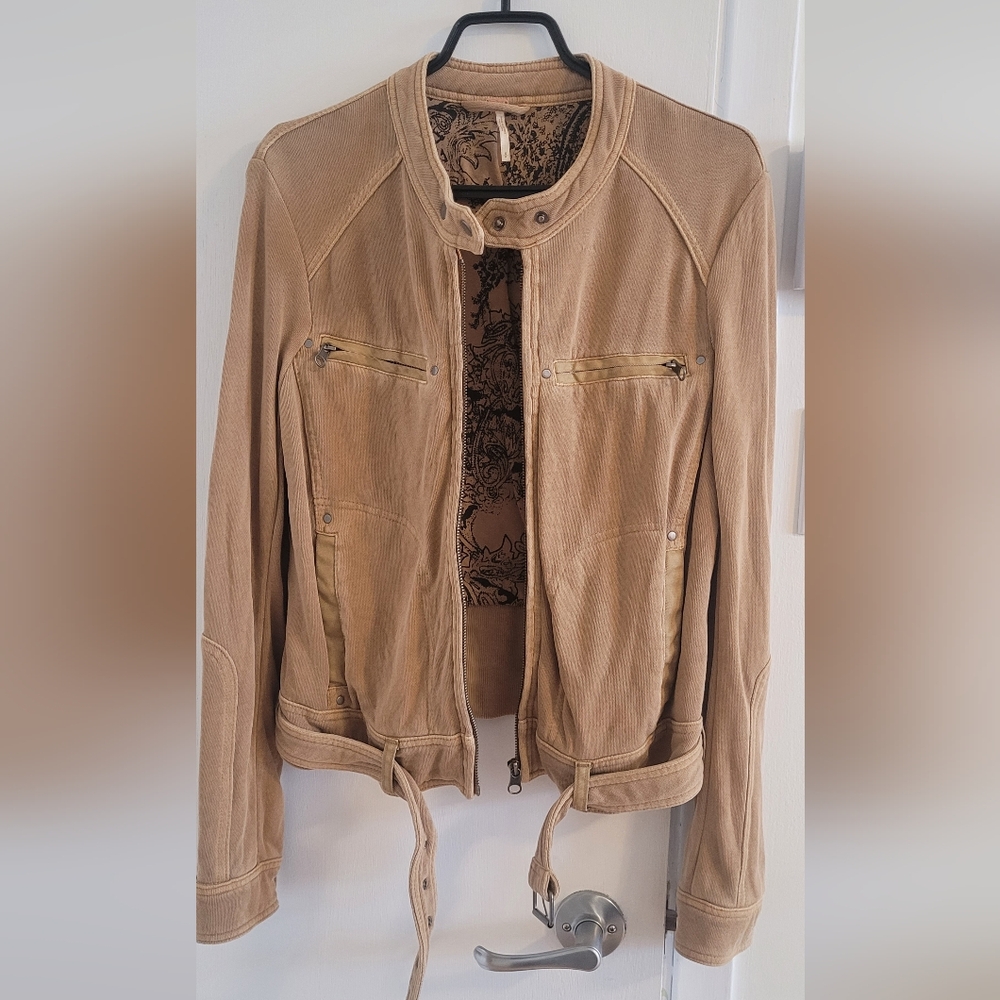 Free People Tan Jacket with Fitted Silhouette and Zip-Up Closure